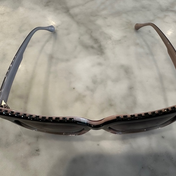 BRAND NEW Badgley Mischka Stephane Sunglasses Dove main image 11